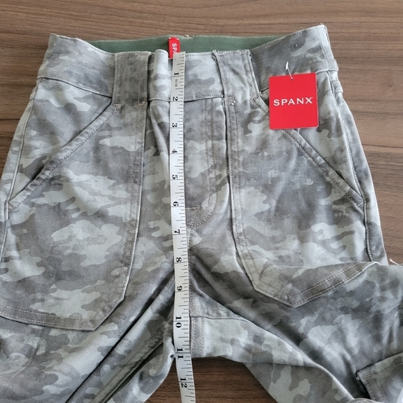 SPANX Women's Stretch Twill Ankle Cargo Pant Stone Wash Camo Size XS - Picture 5 of 9